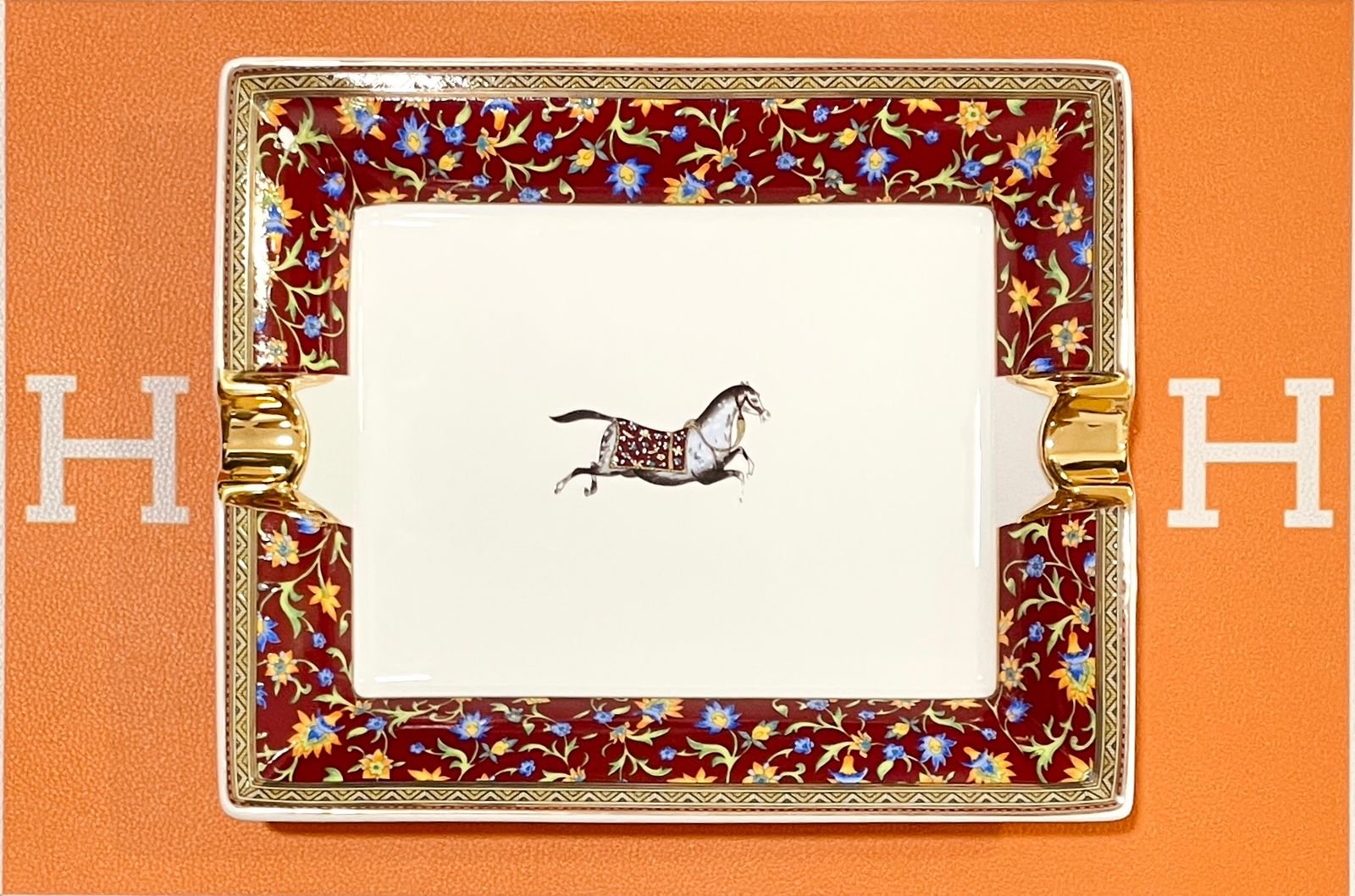 Large trinket tray white red with horse / ashtray from Hermes - Hermes Antiques | Aleppo Gift UAE